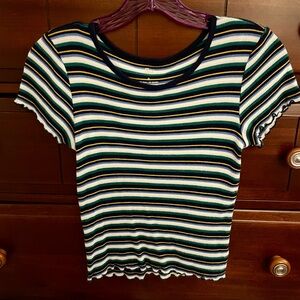 “SO” Junior’s Short Sleeve Shirt Size Small